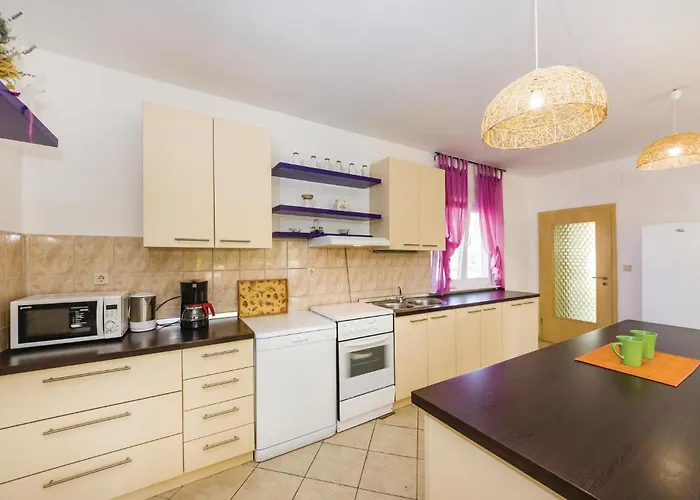 Semesterbostad Activity In Kakma