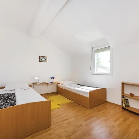 Holiday home 4 Bedroom Lovely In Kakma *