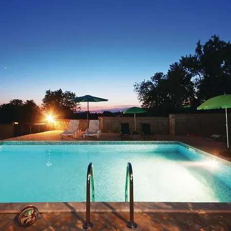 4 Bedroom Lovely In Kakma Holiday home