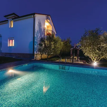 Holiday home 4 Bedroom Lovely In Kakma Polaca