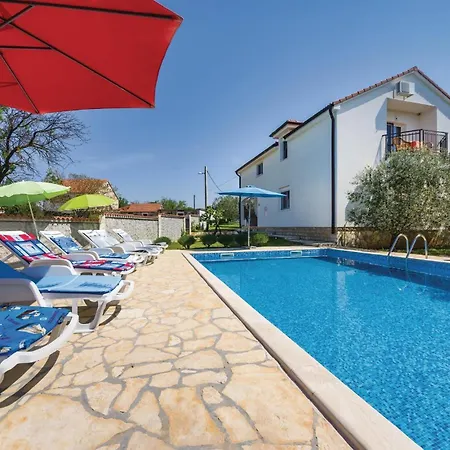 4 Bedroom Lovely In Kakma