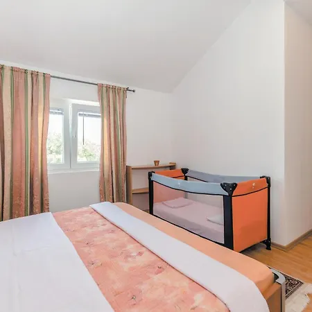 Holiday home 4 Bedroom Lovely In Kakma *