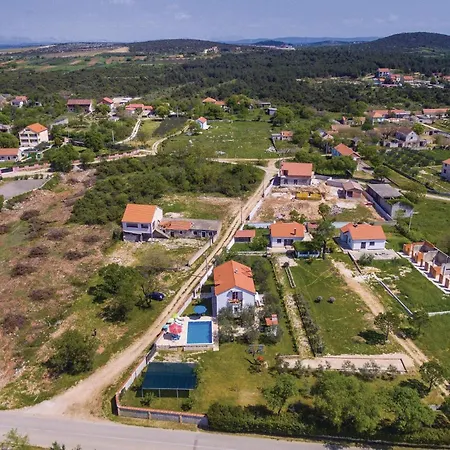 Holiday home 4 Bedroom Lovely In Kakma *